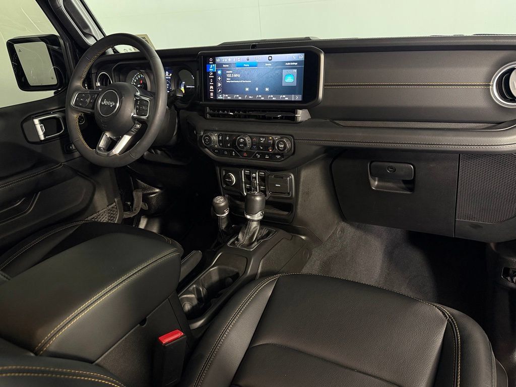 Used 2024 Jeep Wrangler Unlimited Sahara w/ Safety Group AWD/4WD image 15
