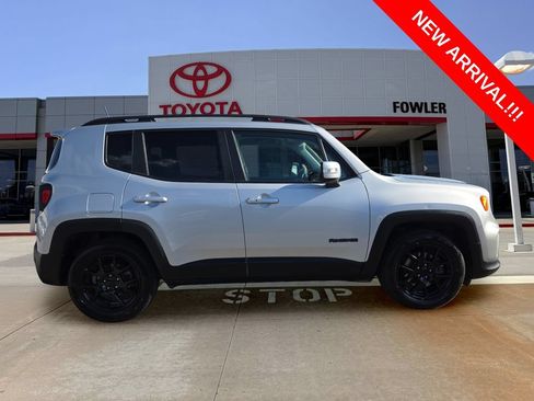 Used 2020 Jeep Renegade Altitude FWD image 6