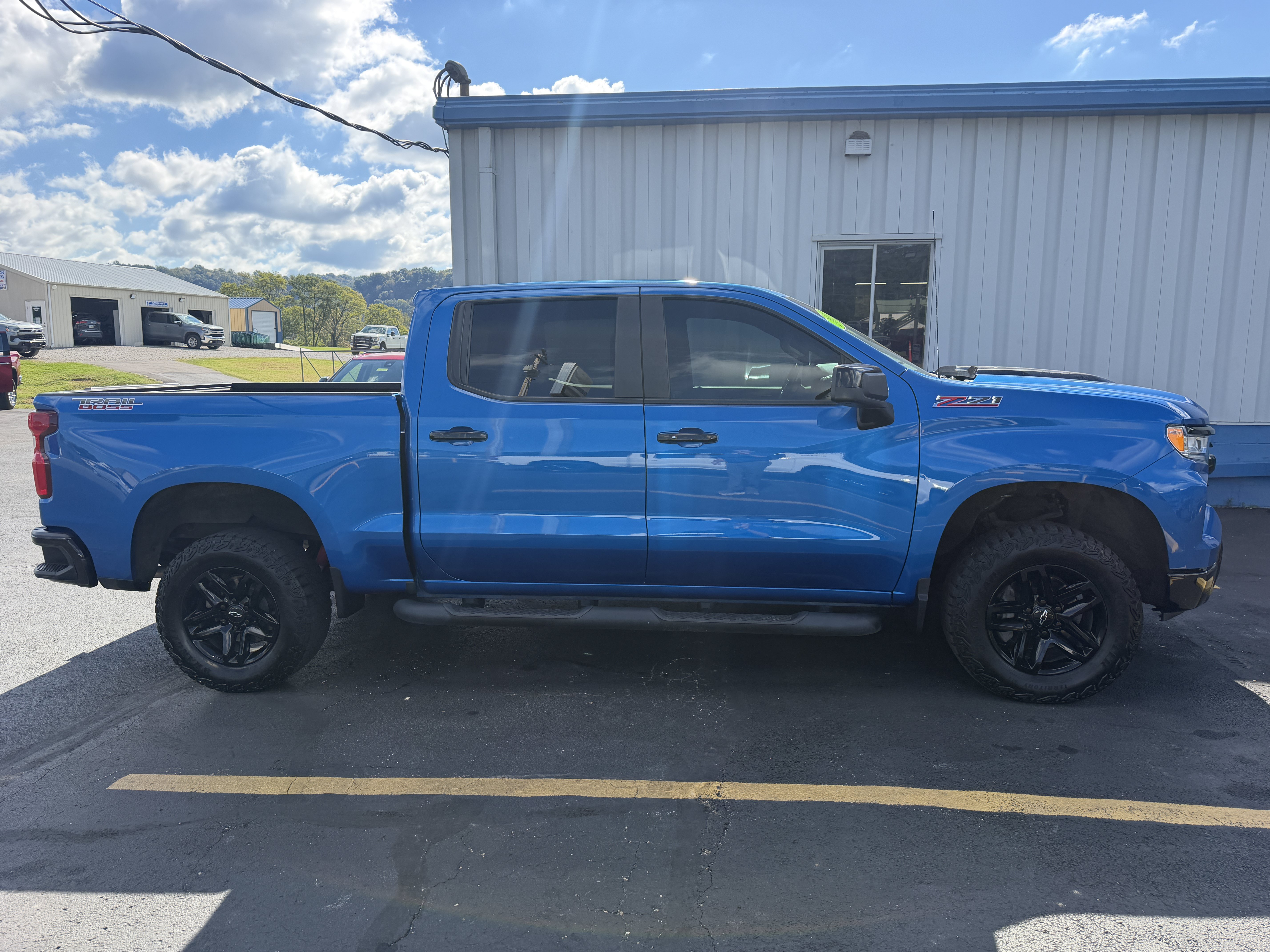 Used 2023 Chevrolet Silverado 1500 LT Trail Boss w/ Convenience Package II AWD/4WD image 7