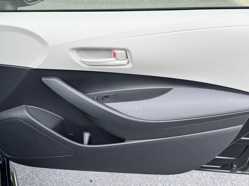 Used 2025 Toyota Corolla LE w/ Convenience Package FWD image 22