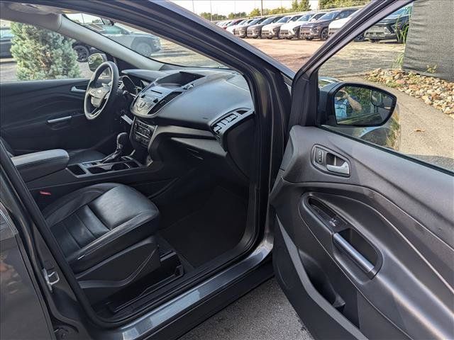Used 2017 Ford Escape SE FWD image 10