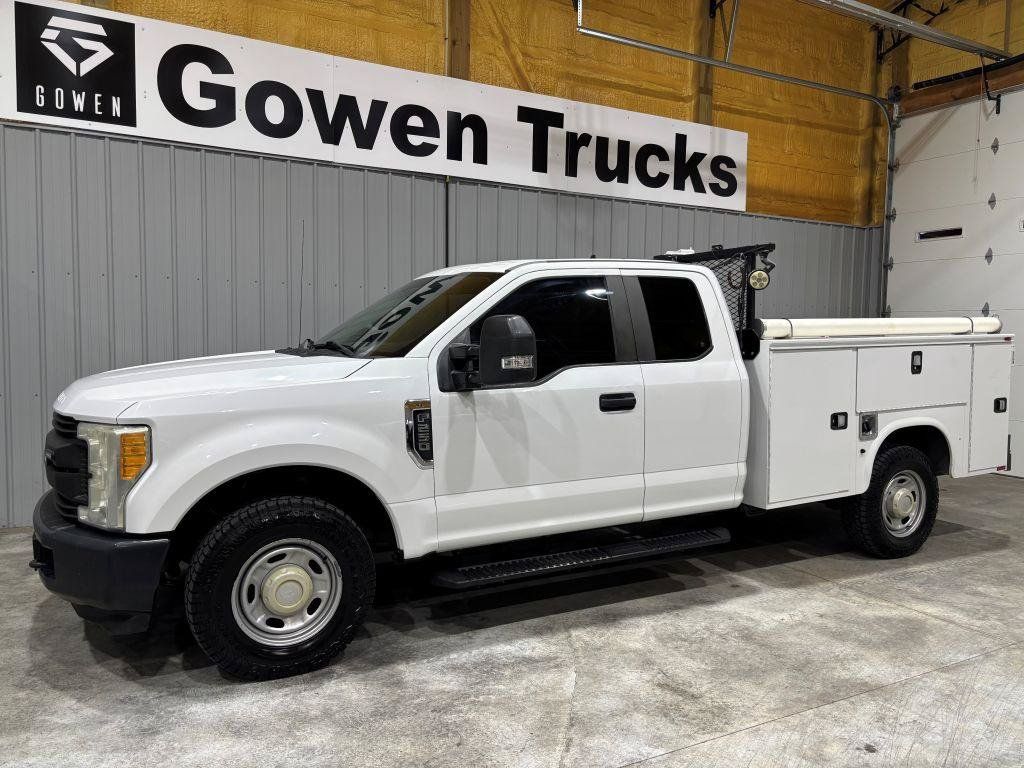 Used 2017 Ford F250 XL w/ Power Equipment Group RWD image 4