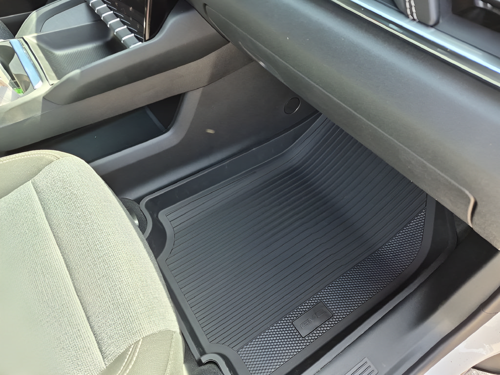 New 2027 GMC Terrain Elevation w/ LPO, Floor Liner Package FWD image 37