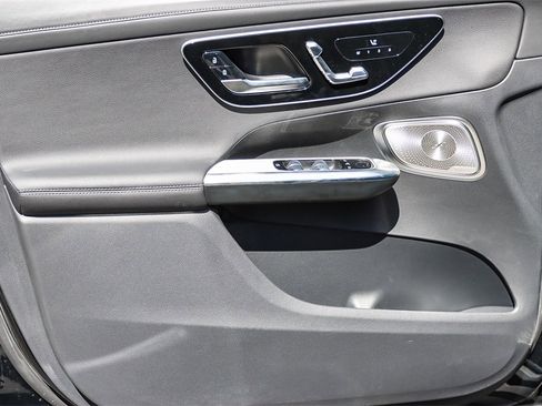 Used 2024 Mercedes-Benz GLC 300 4MATIC image 19