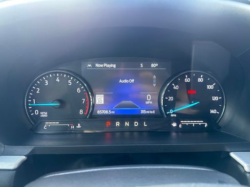 Used 2022 Ford Explorer XLT w/ Equipment Group 202A AWD/4WD image 26