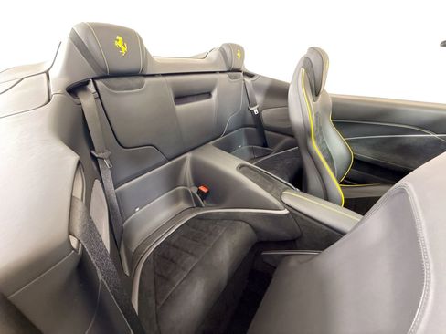 Certified 2025 Ferrari Roma Spider RWD image 22