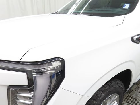 Used 2025 GMC Yukon Denali w/ Sun & Power Step Package image 43