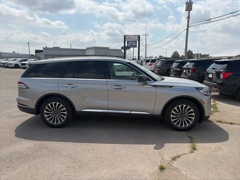 Used 2024 Lincoln Aviator 2WD w/ Premium Package image 7