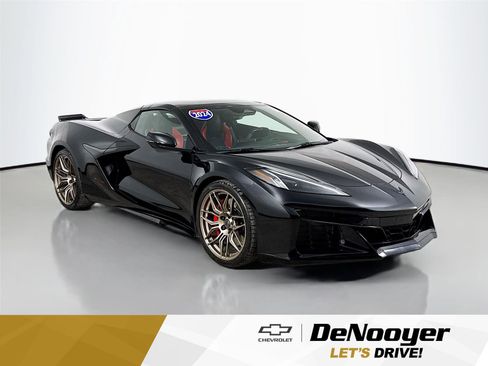 Used 2024 Chevrolet Corvette Z06 image 1