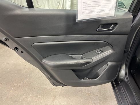 Used 2025 Nissan Altima 2.5 SV FWD image 15