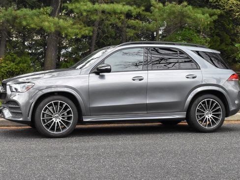 Used 2022 Mercedes-Benz GLE 350 4MATIC w/ AMG Line Exterior image 3