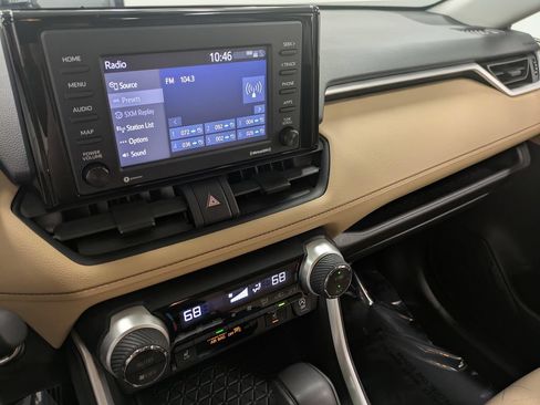 Used 2020 Toyota RAV4 XLE w/ Convenience Package AWD/4WD image 12