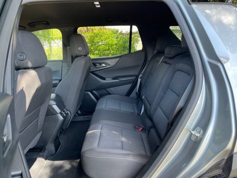 Used 2025 Chevrolet Equinox LT FWD image 21