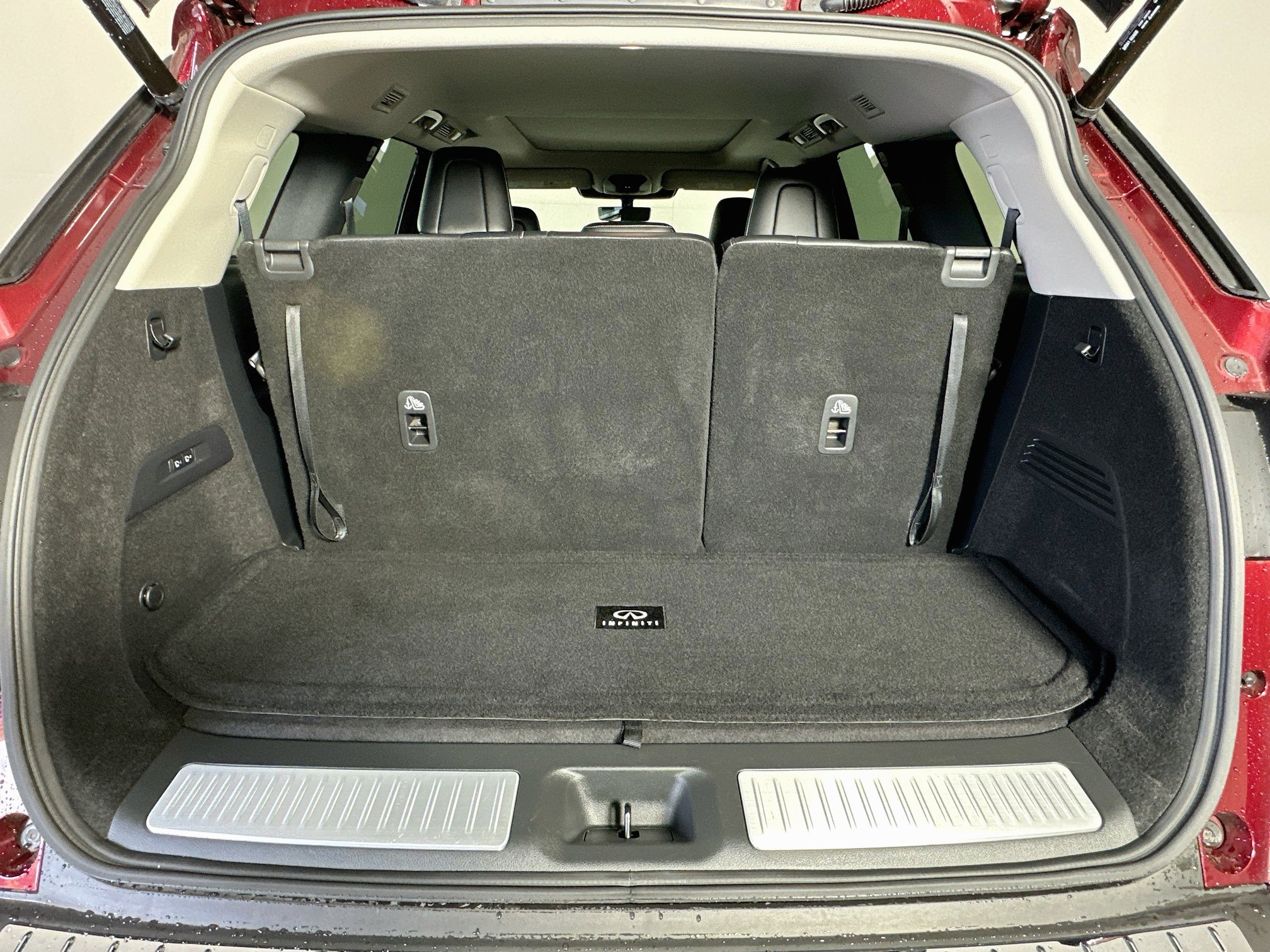Used 2023 INFINITI QX60 Sensory w/ Vision Package AWD/4WD image 32