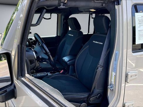 Used 2018 Jeep Wrangler Unlimited Rubicon w/ Connectivity Group AWD/4WD image 20