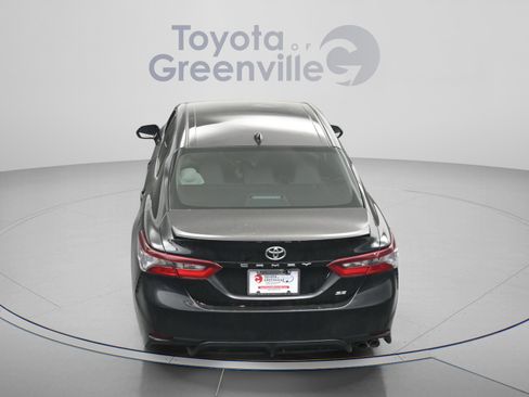 Used 2024 Toyota Camry SE image 10