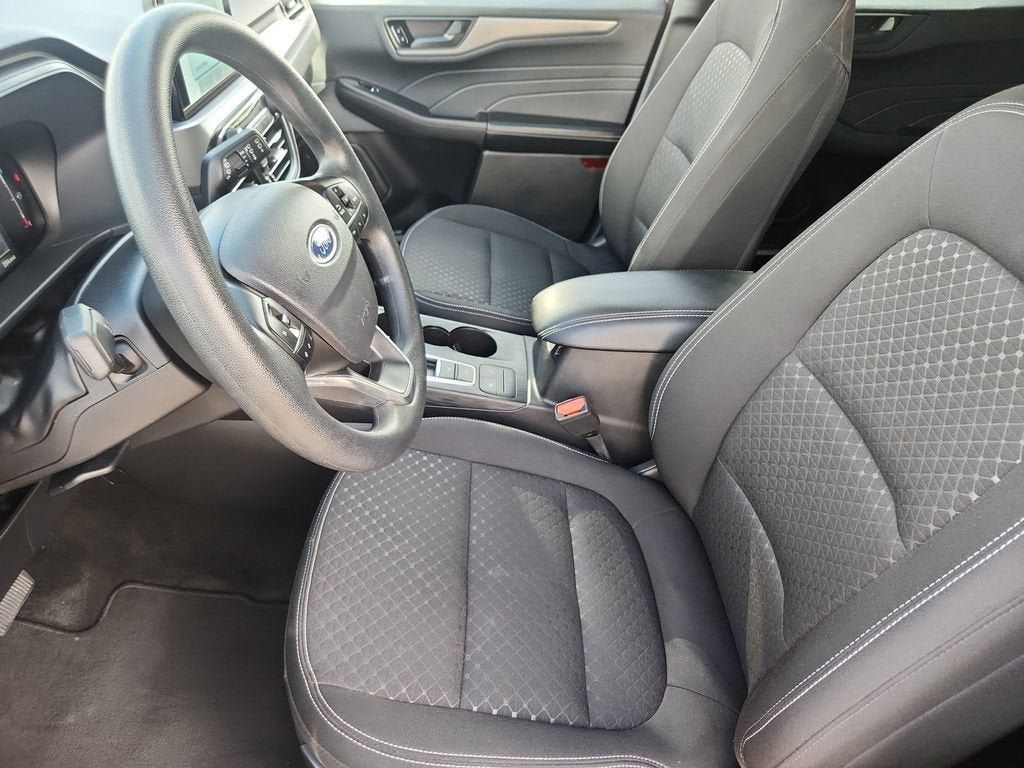 Used 2025 Ford Escape Active AWD/4WD image 9