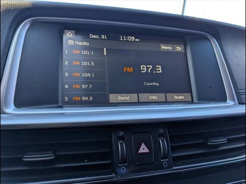 Used 2020 Kia Optima SE image 15