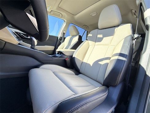 Used 2025 Subaru Outback Limited image 11