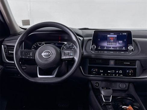 Used 2024 Nissan Rogue SV image 13