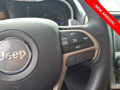 Used 2014 Jeep Grand Cherokee Laredo w/ 18" Wheel & 8.4" Radio Group image 15