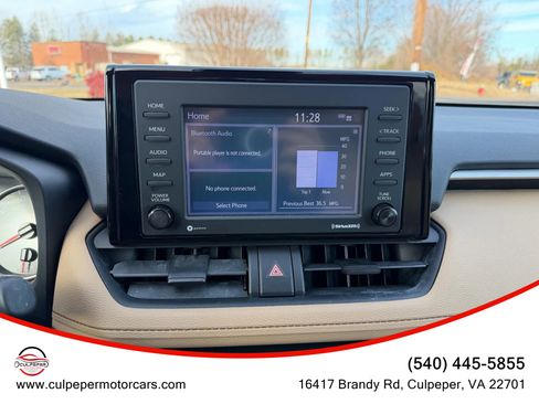 Used 2021 Toyota RAV4 LE image 19