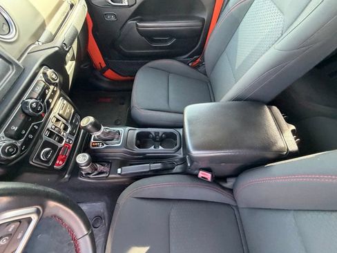 Used 2020 Jeep Gladiator Rubicon w/ LED Lighting Group AWD/4WD image 19