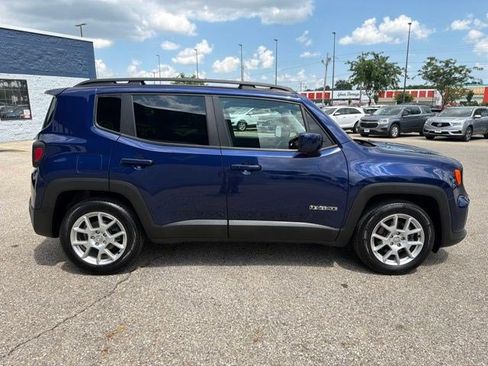 Used 2019 Jeep Renegade Latitude FWD image 6