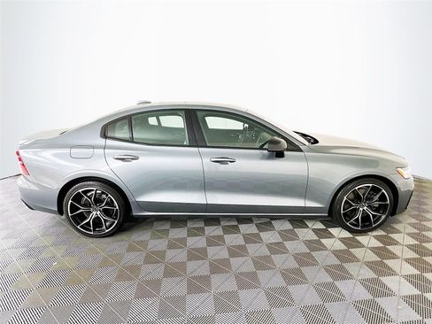 Used 2019 Volvo S60 T6 R-Design AWD/4WD image 10