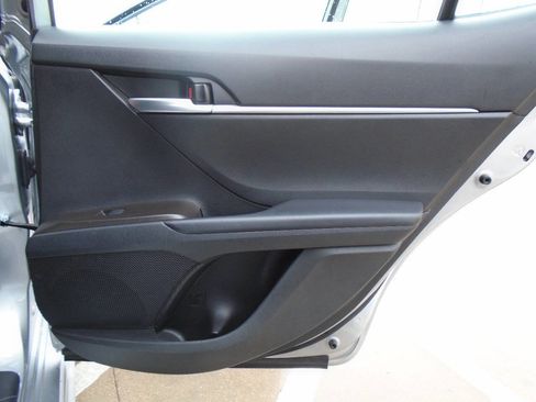 Used 2024 Toyota Camry SE image 30