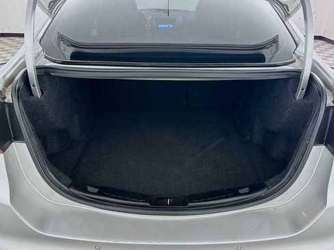 Used 2017 Ford Fusion SE w/ Fusion SE Technology Package image 23