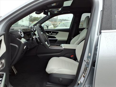 Used 2026 Mercedes-Benz GLC 300 4MATIC image 11