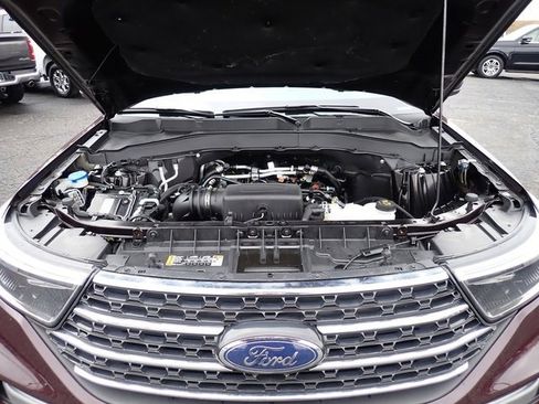 Used 2022 Ford Explorer XLT w/ Equipment Group 202A image 15