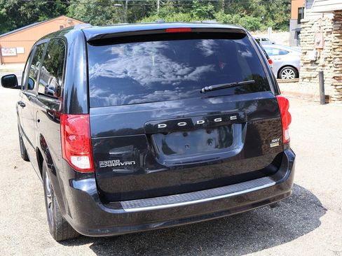 Used 2017 Dodge Grand Caravan SXT FWD image 6