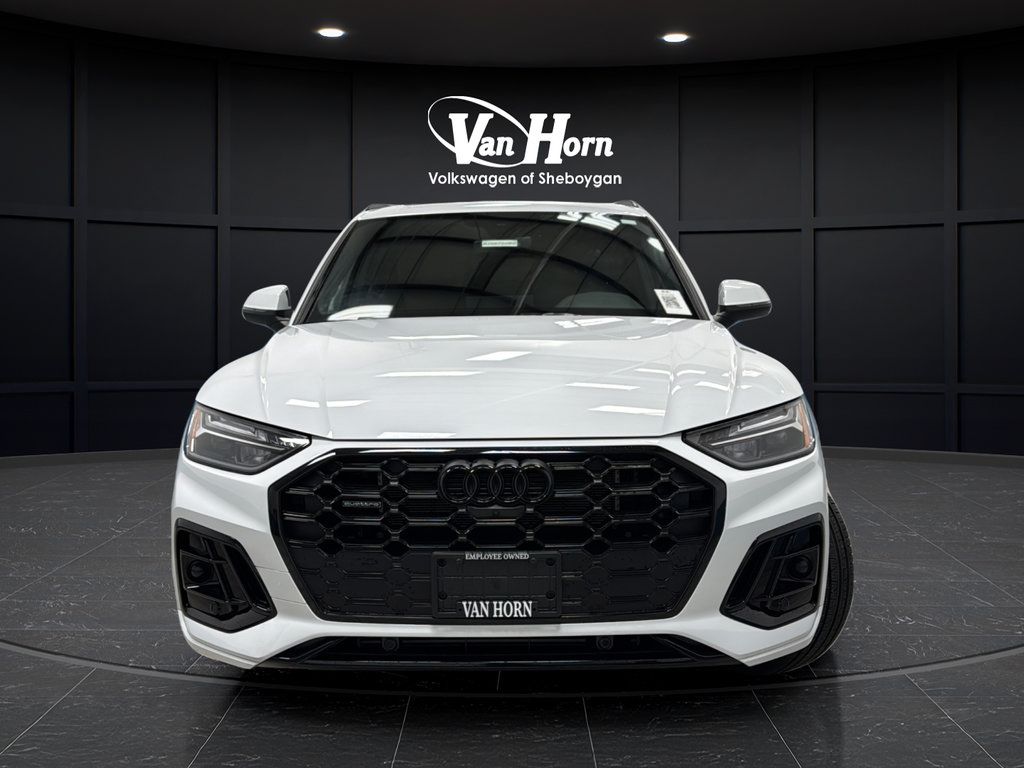 Used 2025 Audi Q5 e Premium Plus w/ Premium Plus Package AWD/4WD image 2