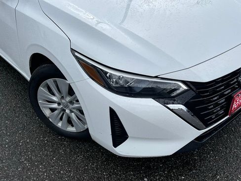 Used 2024 Nissan Sentra S image 2