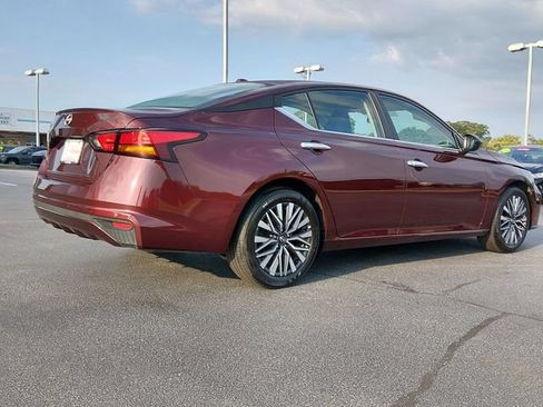 Certified 2025 Nissan Altima 2.5 SV FWD image 3