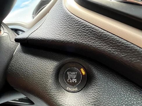 Used 2014 Jeep Cherokee Limited image 26