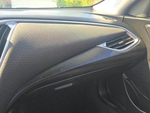 Used 2020 Chevrolet Malibu LT FWD image 32