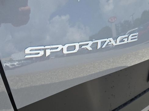 New 2026 Kia Sportage EX image 11