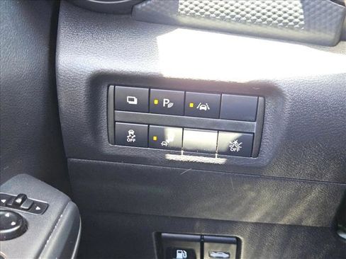 Used 2021 Nissan Kicks S FWD image 15