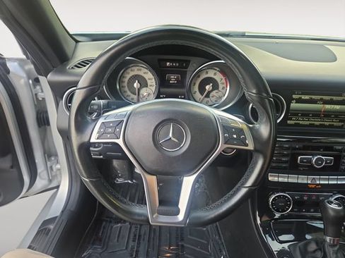Used 2015 Mercedes-Benz SLK 250 w/ Premium Package image 12