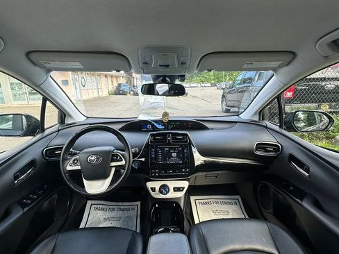 Used 2017 Toyota Prius Three Touring FWD image 22