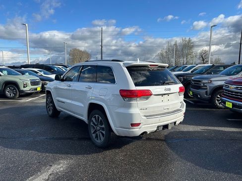 Used 2018 Jeep Grand Cherokee Overland AWD/4WD image 2