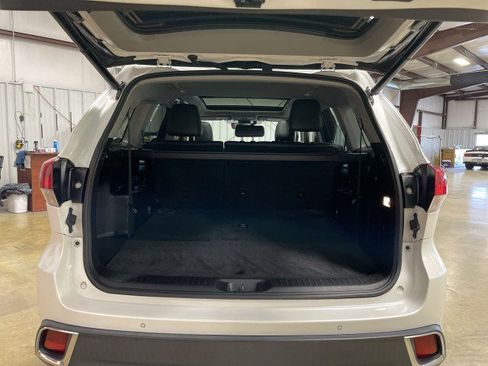 Used 2019 Toyota Highlander Limited Platinum AWD/4WD image 27