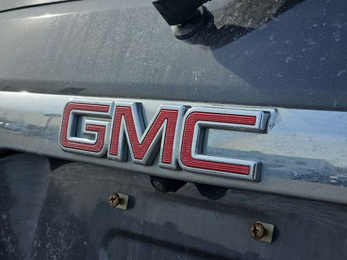 Used 2018 GMC Acadia SLE image 8