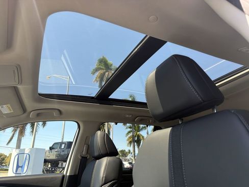 Used 2023 Honda Pilot Touring image 27