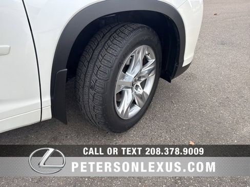 Used 2017 Toyota Highlander AWD V6 image 10