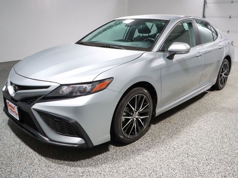 Used 2024 Toyota Camry SE FWD image 29