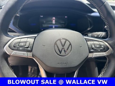 Certified 2023 Volkswagen Taos SE FWD image 19